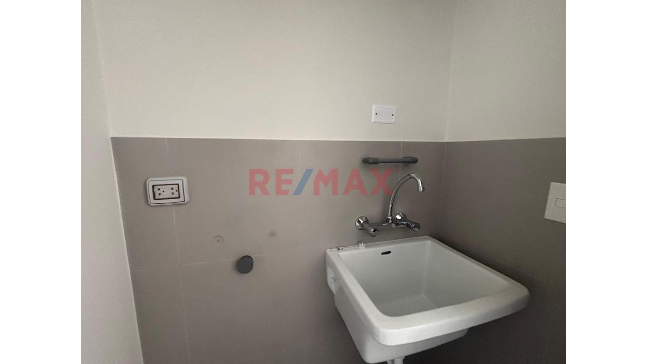 ¡Moderno Departamento De 2 Dormitorios Con Vista Panorámica – Av. Metropolitana! — foto 3