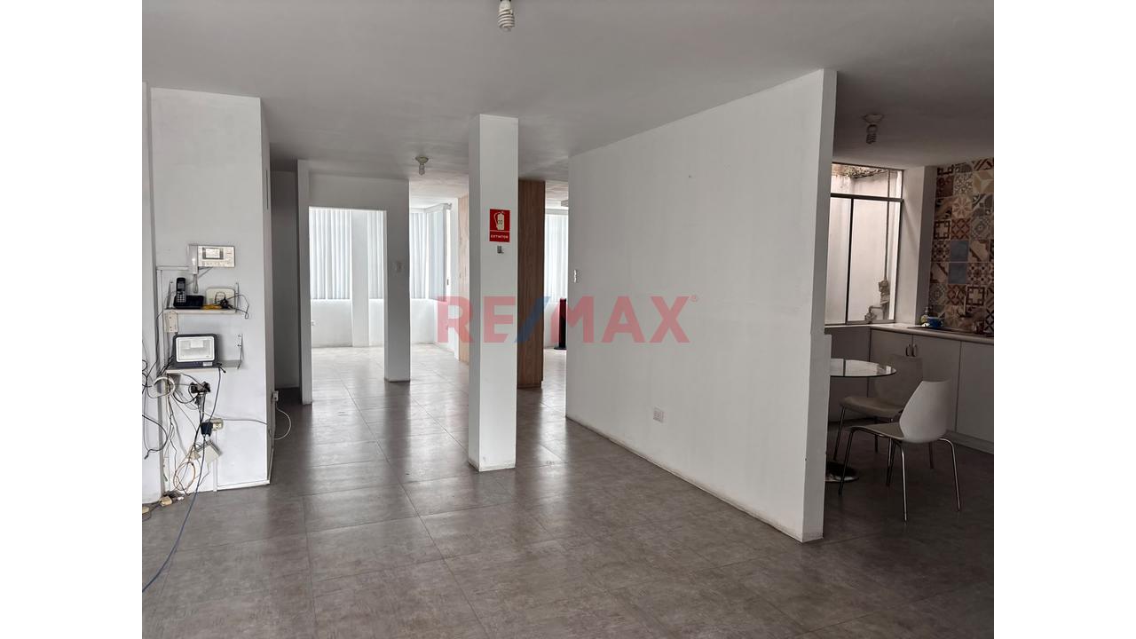Casa En Venta Frente A Parque En Comas | 215 M² De Terreno Y 510 M² Construidos — foto 10
