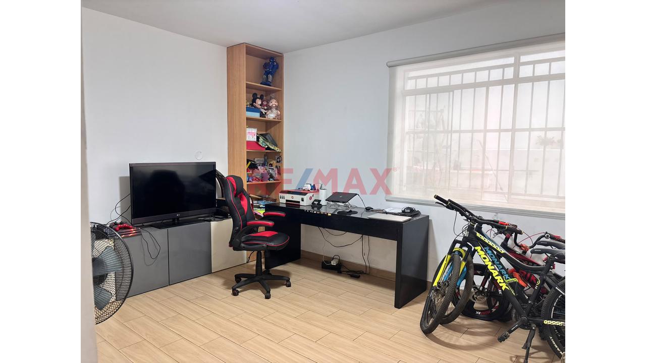 Casa En Venta Frente A Parque En Comas | 215 M² De Terreno Y 510 M² Construidos — foto 15