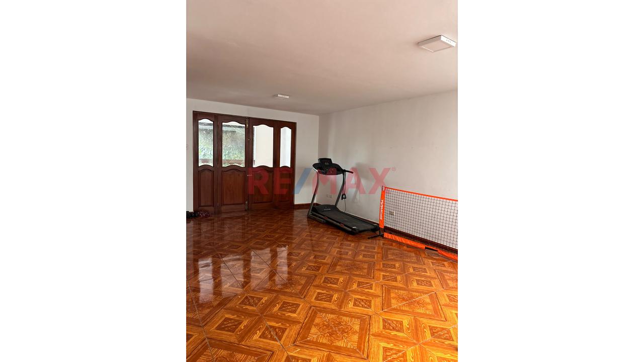 Casa En Venta Frente A Parque En Comas | 215 M² De Terreno Y 510 M² Construidos — foto 9