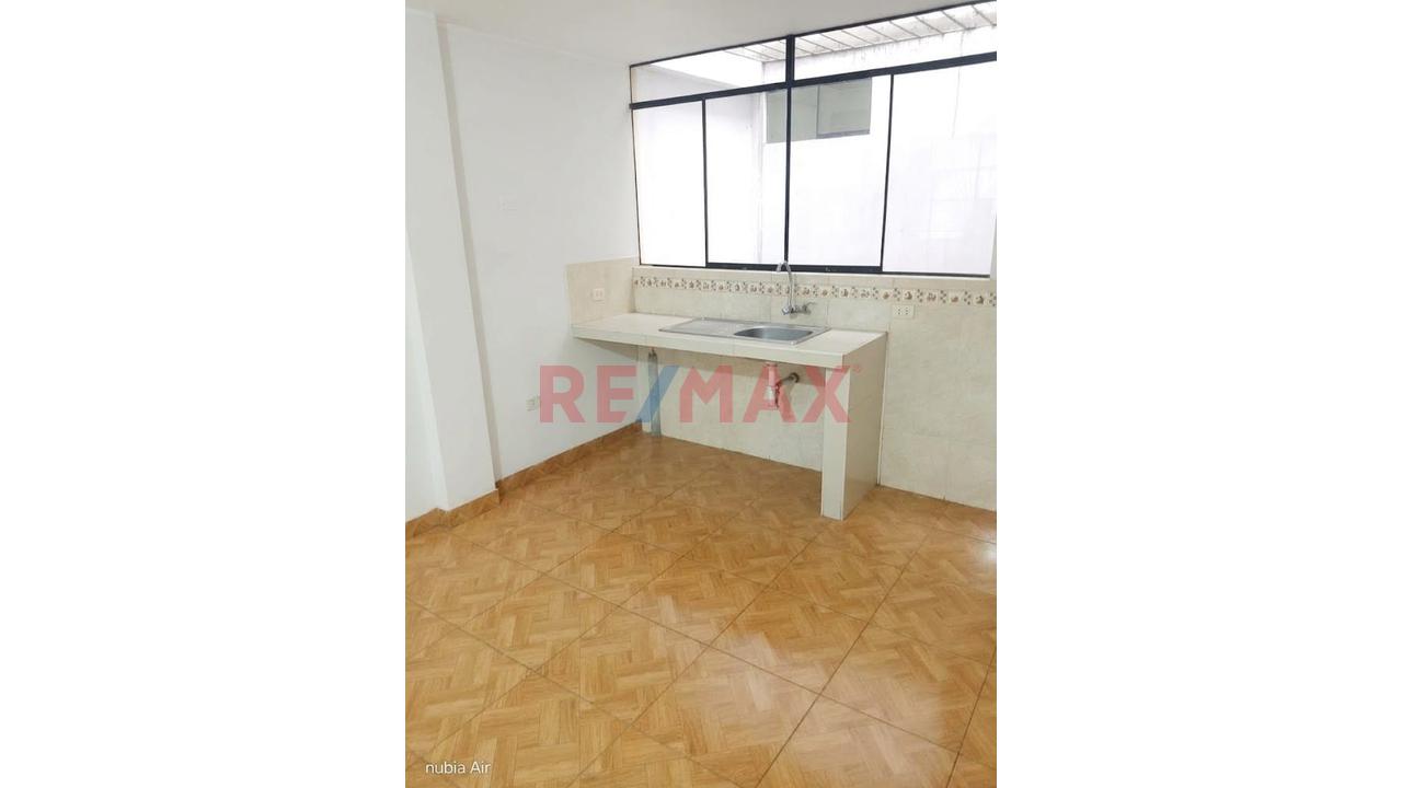 Alquiler De Departamento En Segundo Piso Urb. San Juan Masias Callao-Limite Con San Martin — foto 3
