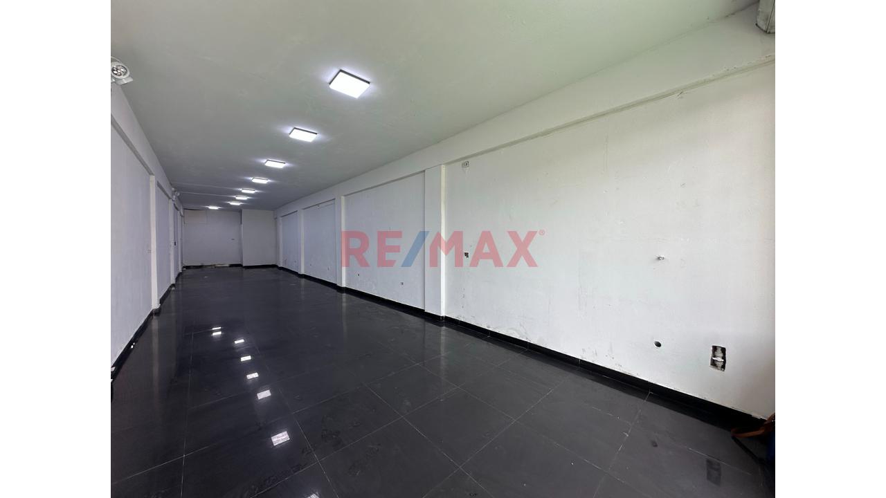 Local Comercial En Independencia - 3