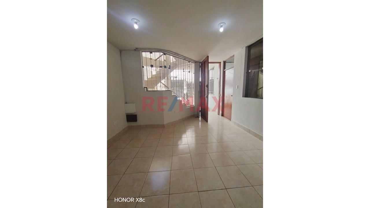 Alquilo Departamento 1Er Piso Con Cochera En Socabaya — foto 15