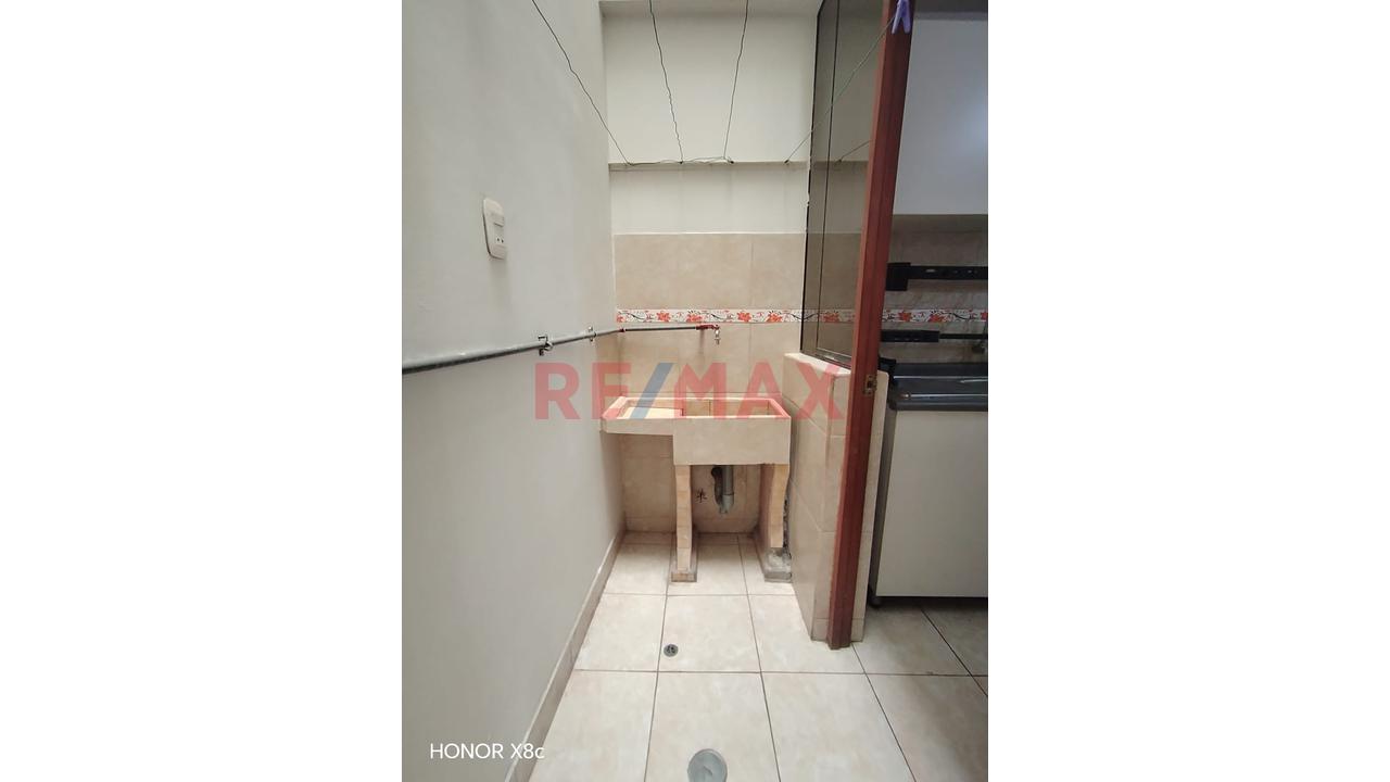 Alquilo Departamento 1Er Piso Con Cochera En Socabaya — foto 7