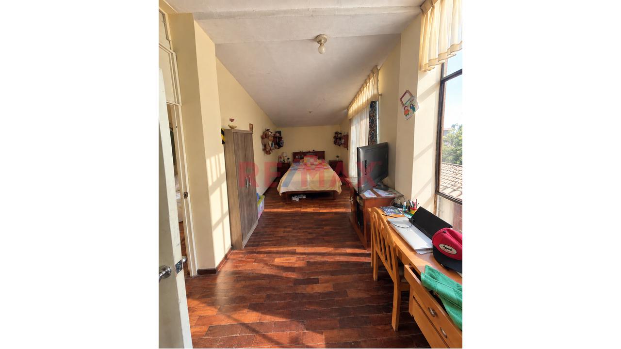 Casa Frente A Parque En Urb. El Palacio Ii – Sachaca | 200 M² — foto 6