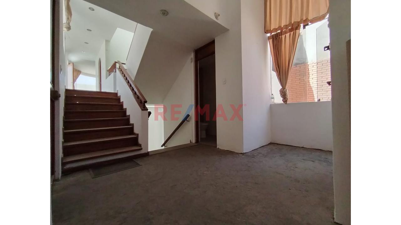 🏡 Se Vende Amplia Casa En Urbanización - Cayma — foto 7