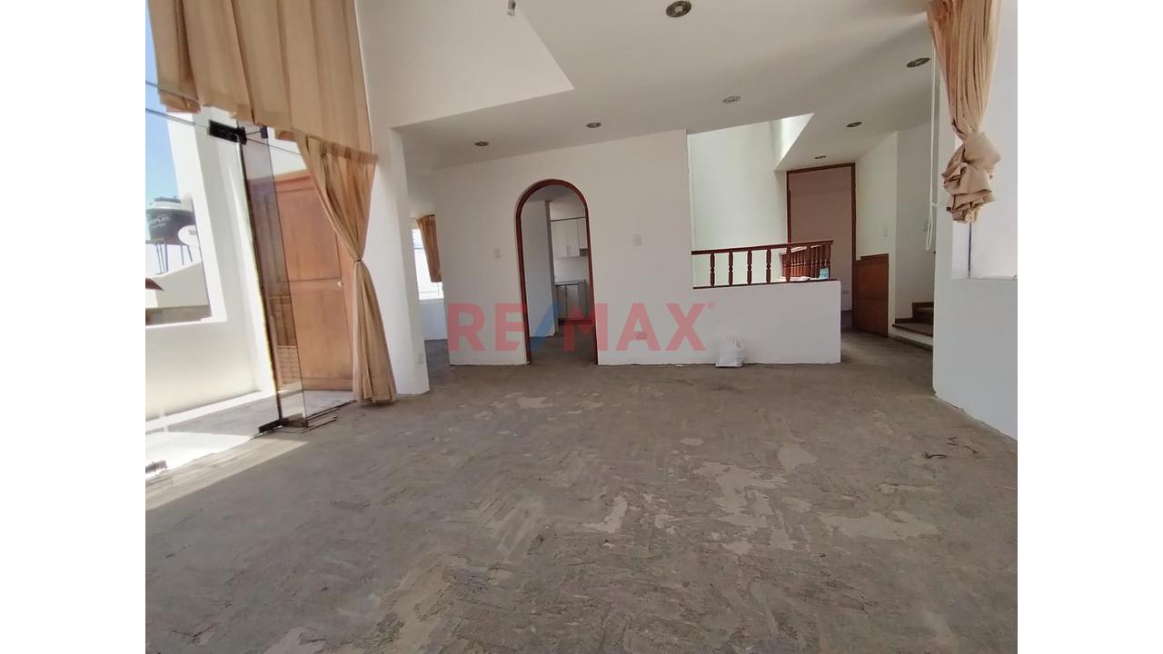 🏡 Se Vende Amplia Casa En Urbanización - Cayma — foto 13