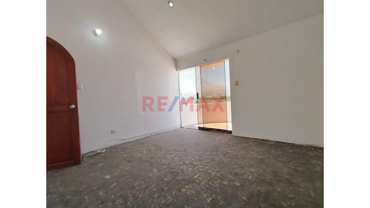 🏡 Se Vende Amplia Casa En Urbanización - Cayma — foto 14