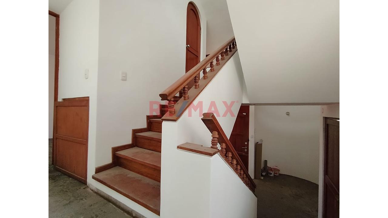 🏡 Se Vende Amplia Casa En Urbanización - Cayma — foto 2