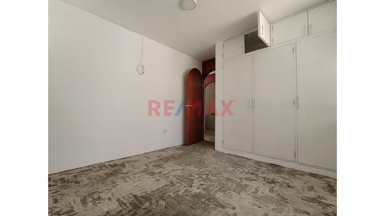 🏡 Se Vende Amplia Casa En Urbanización - Cayma - 19
