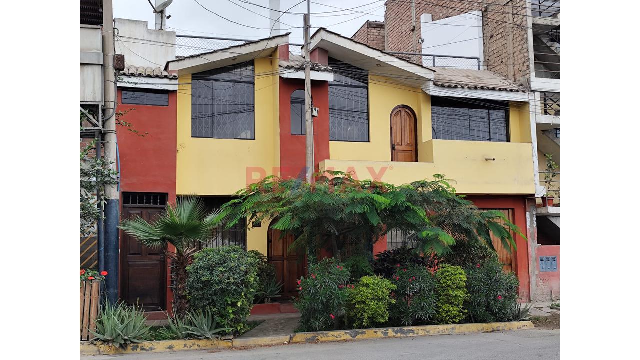 Venta De Casa De 3 Pisos En Umamarca - San Juan De Miraflores — foto 2