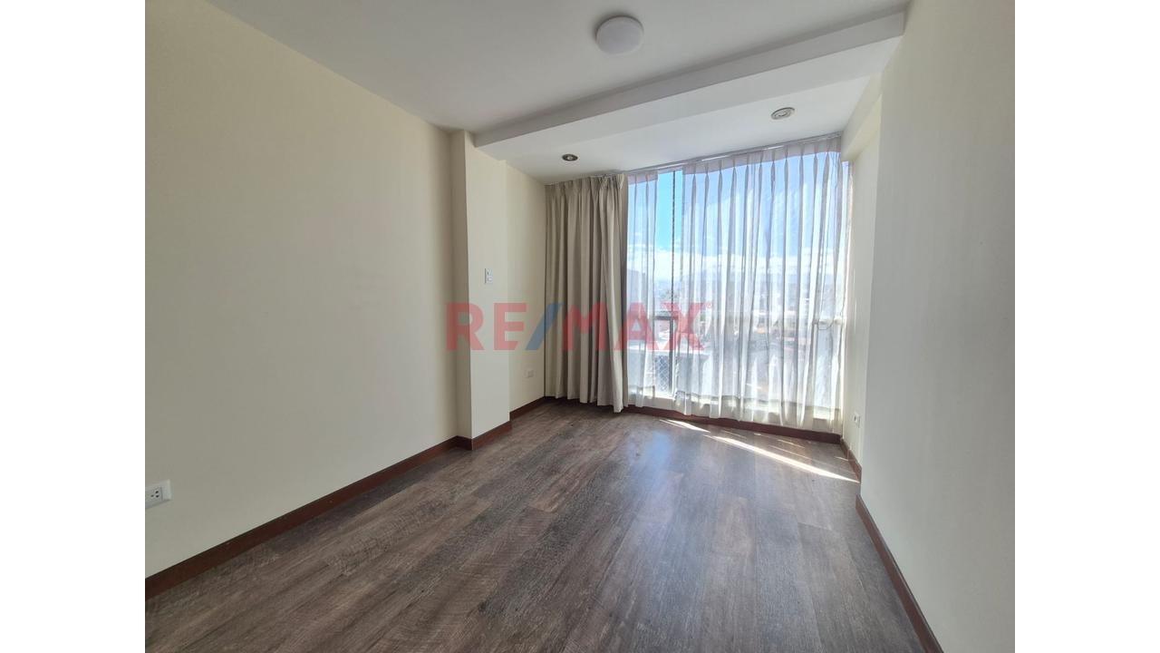 En Venta Exclusivo Dúplex En Esquina Frente A Parque Con Terraza Y Vista A Los Volcanes — foto 12