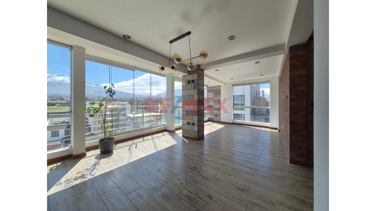 En Venta Exclusivo Dúplex En Esquina Frente A Parque Con Terraza Y Vista A Los Volcanes — foto 15