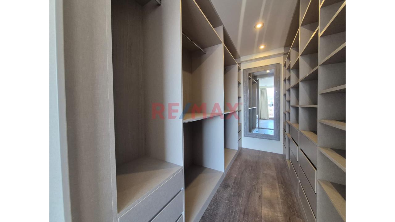 En Venta Exclusivo Dúplex En Esquina Frente A Parque Con Terraza Y Vista A Los Volcanes — foto 5
