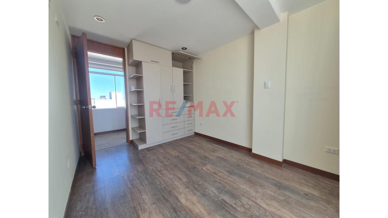 En Venta Exclusivo Dúplex En Esquina Frente A Parque Con Terraza Y Vista A Los Volcanes — foto 11