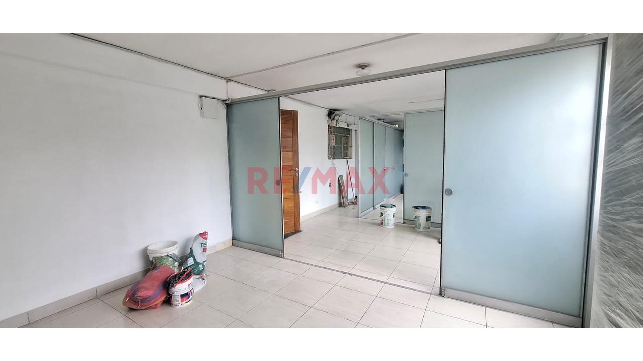 Oficina Comercial De 60 M² En Venta - 10