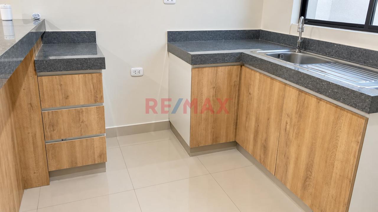 Alquiler De Casa En Urb.Parque De Huacachina Iv Etapa — foto 4