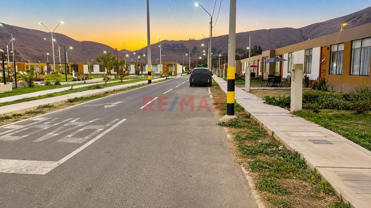 Alquiler De Casa En Urb.Parque De Huacachina Iv Etapa — foto 11