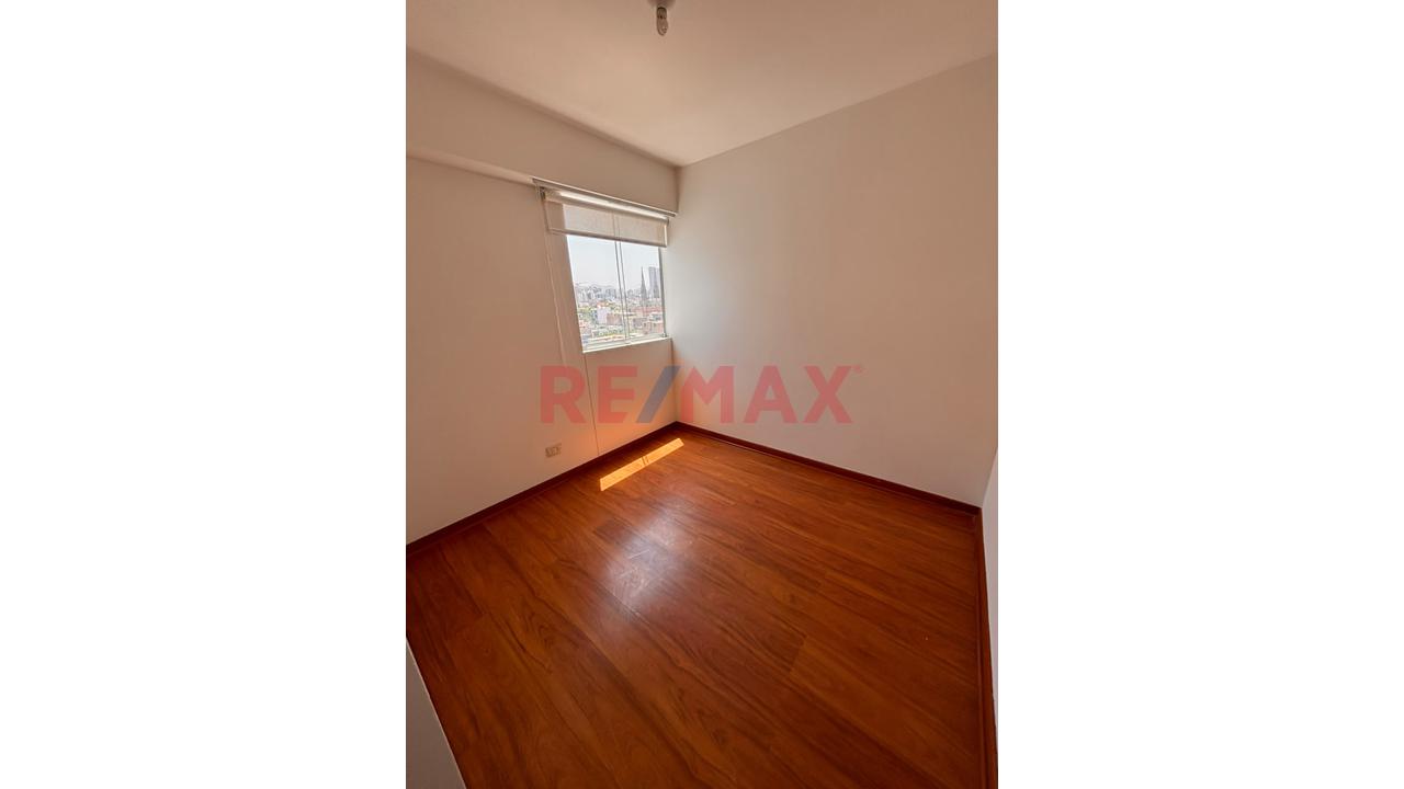 Venta De Dúplex De 3 Dorm. Con Terraza Y Cochera En Jesús María — foto 8