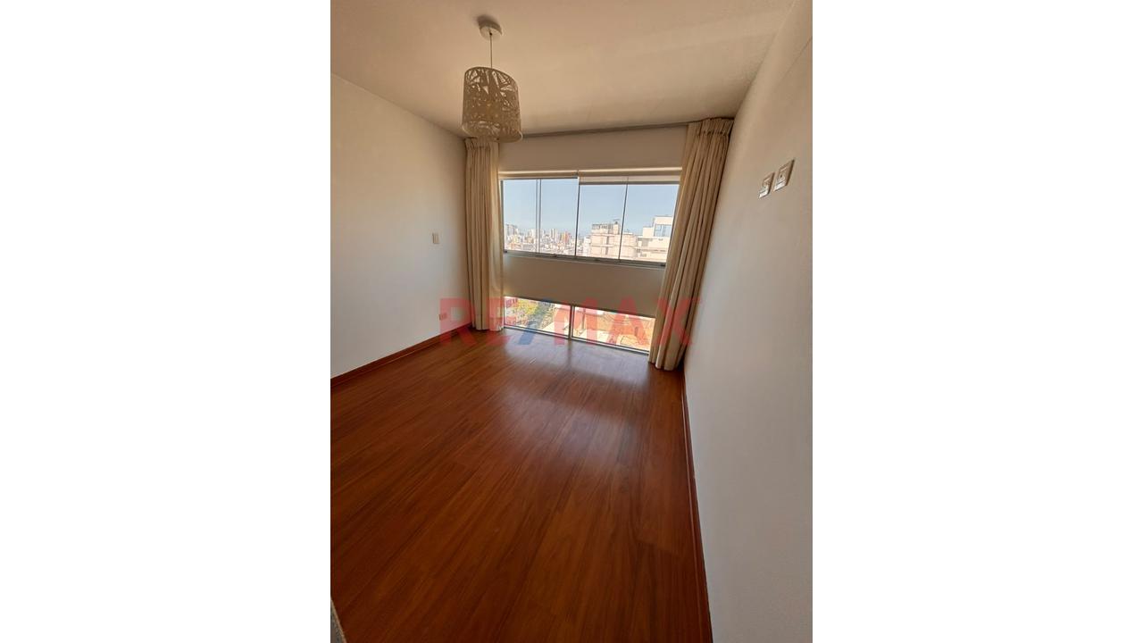 Venta De Dúplex De 3 Dorm. Con Terraza Y Cochera En Jesús María — foto 9