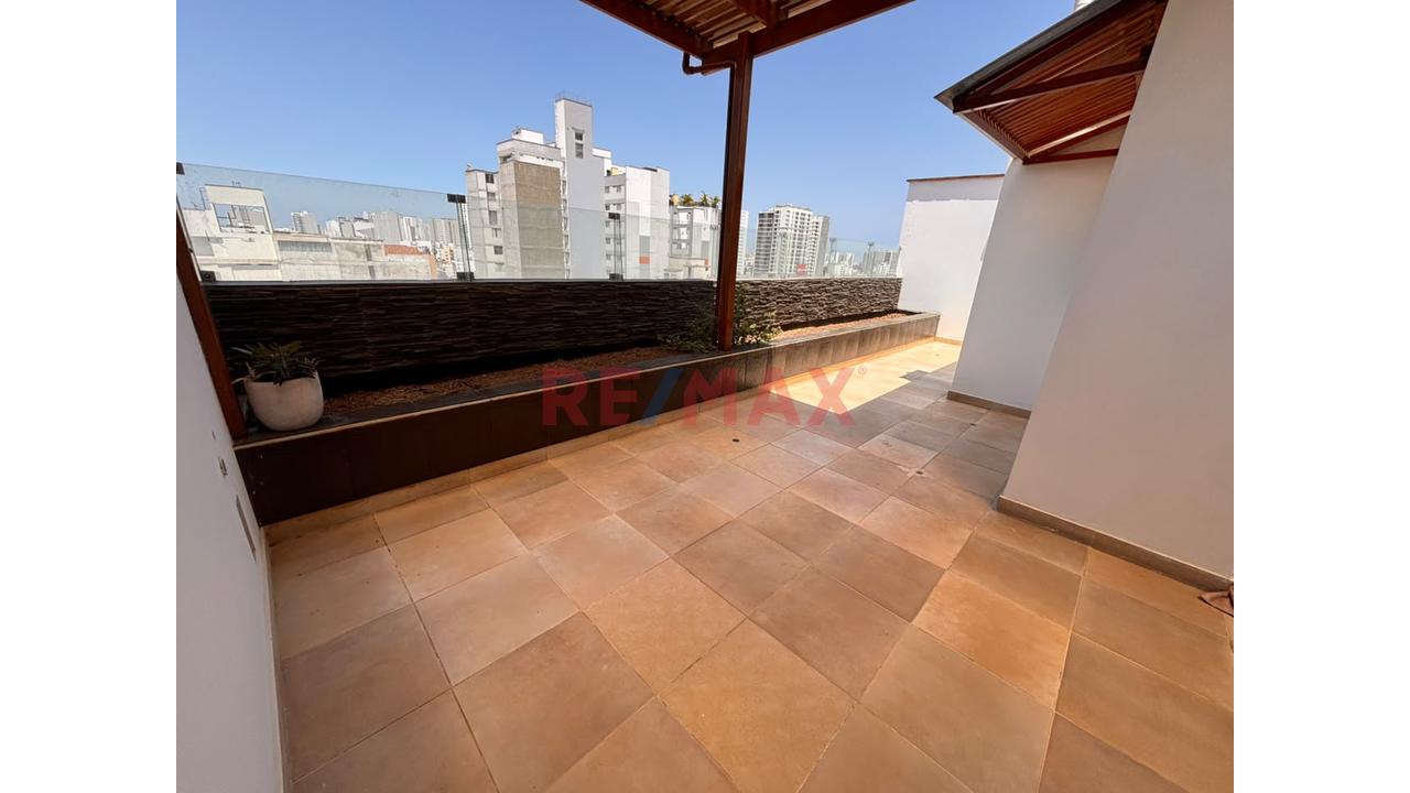 Venta De Dúplex De 3 Dorm. Con Terraza Y Cochera En Jesús María — foto 7