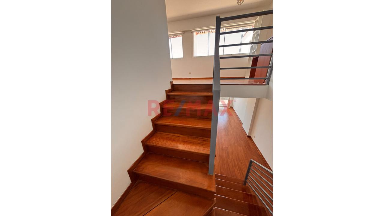 Venta De Dúplex De 3 Dorm. Con Terraza Y Cochera En Jesús María — foto 4
