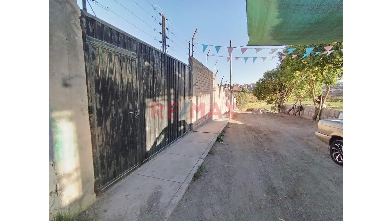 Terreno En Venta Con Doble Fachada — José Luis Bustamante Y Rivero - 10