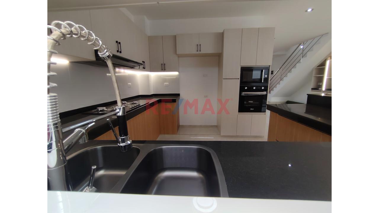 Vendo Casa De Estreno En Boulevard Park Plaza Castilla — foto 10
