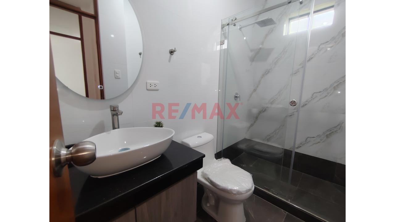 Vendo Casa De Estreno En Boulevard Park Plaza Castilla — foto 4