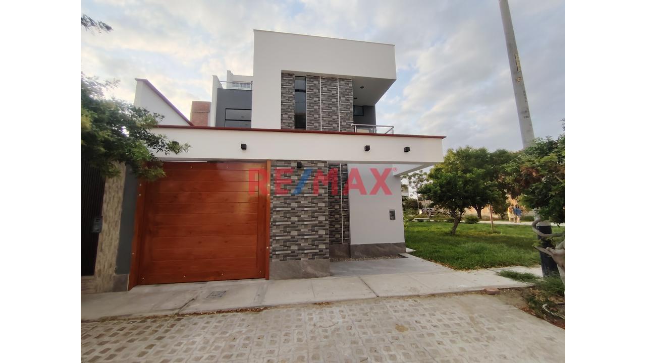 Vendo Casa De Estreno En Boulevard Park Plaza Castilla - 1