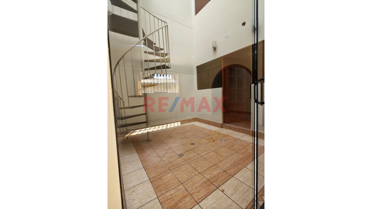 ¡Vive A Lo Grande En Cajamarca! Descubre La Casa Con Más Espacio Y Comodidad Del Mercado — foto 2
