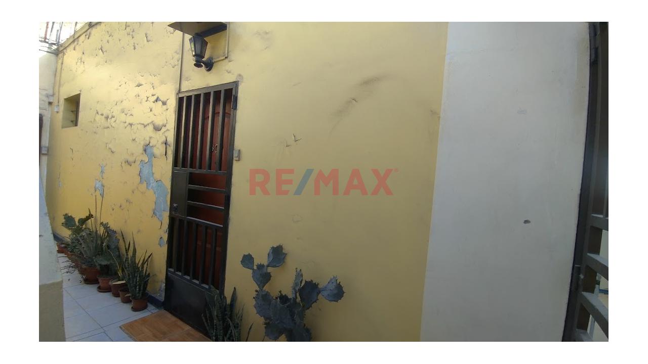 Venta De Departemanto Flat Av Venezuela - Cerdado De Lima - 2