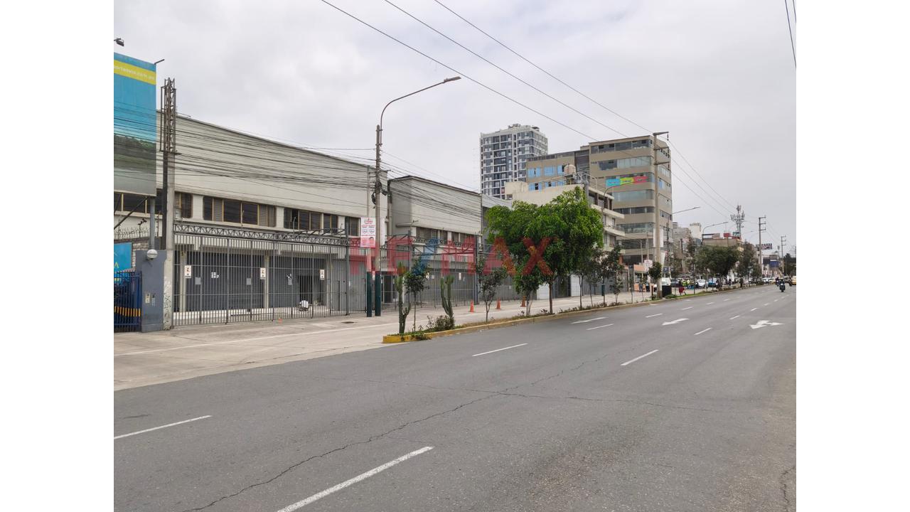 Local Comercial En Venta De 1,080 M² – Santa Catalina — foto 3