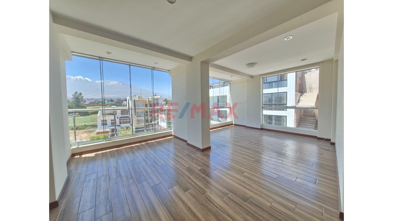 Departamento En Venta Con Ascensor Directo, Cochera Y Vista Panorámica — foto 2