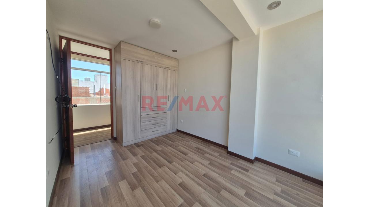 Departamento En Venta Con Ascensor Directo, Cochera Y Vista Panorámica — foto 7