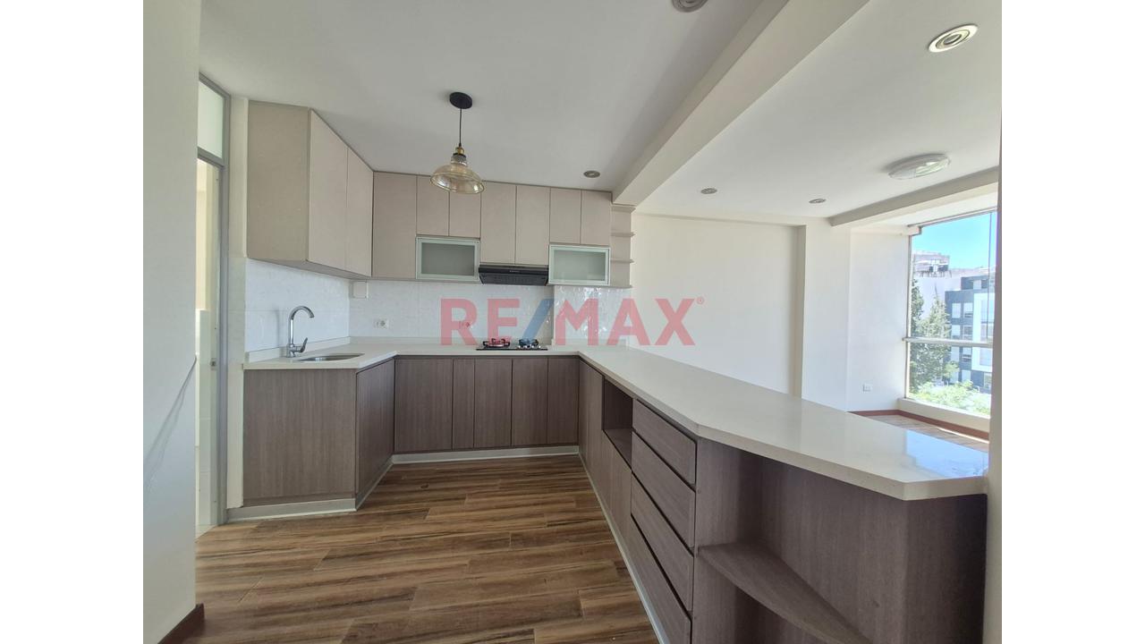 Departamento En Venta Con Ascensor Directo, Cochera Y Vista Panorámica — foto 4