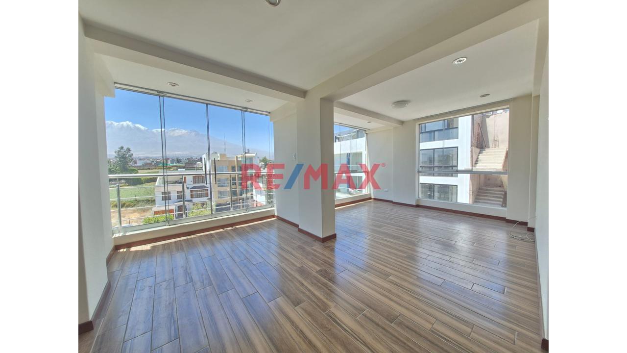Departamento En Venta Con Ascensor Directo, Cochera Y Vista Panorámica