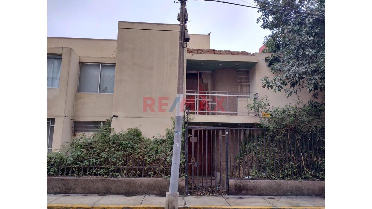 Vendo Amplia Casa A Precio De Terreno En Perfecta Zona De Chorrillos 🏡🏡 — foto 13