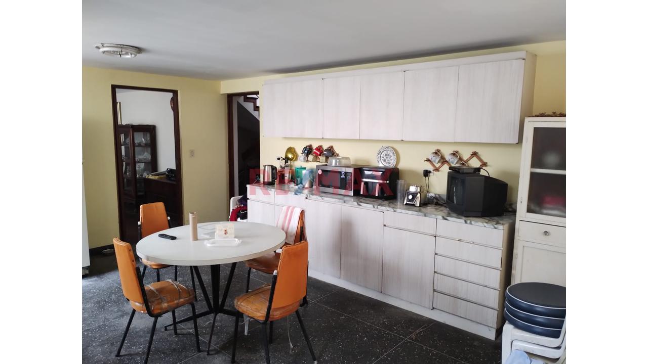 Vendo Amplia Casa A Precio De Terreno En Perfecta Zona De Chorrillos 🏡🏡 — foto 7