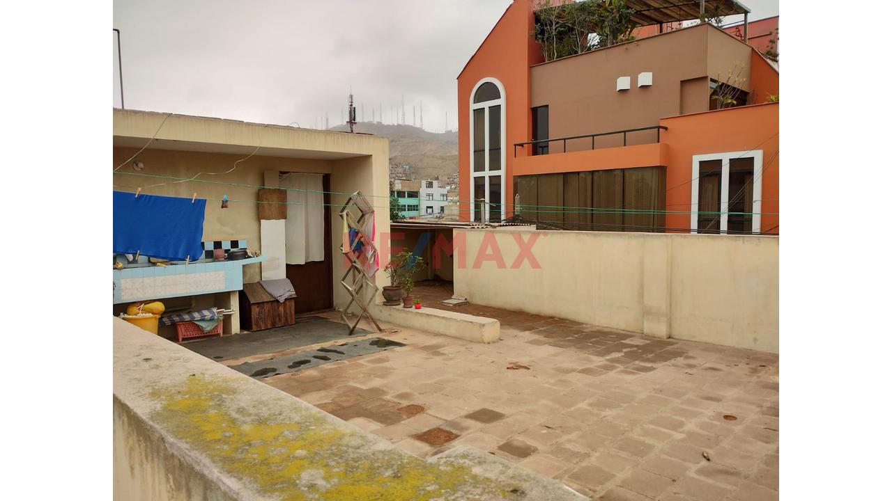 Vendo Amplia Casa A Precio De Terreno En Perfecta Zona De Chorrillos 🏡🏡 — foto 3