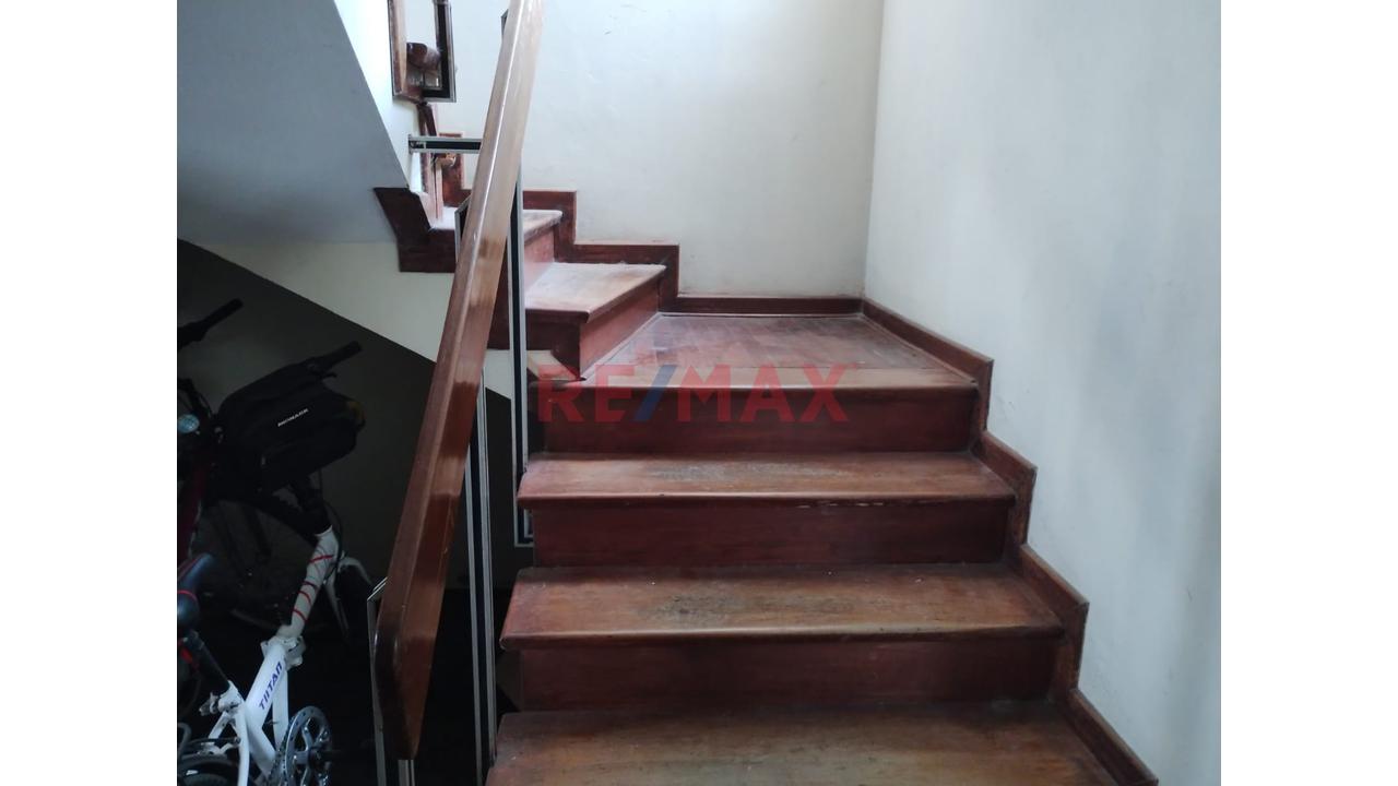 Vendo Amplia Casa A Precio De Terreno En Perfecta Zona De Chorrillos 🏡🏡 — foto 2