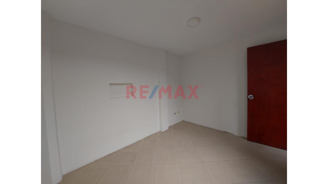 Se Alquila Amplio Departamento En Urb Benjamin Doig - Santa Anita — foto 15