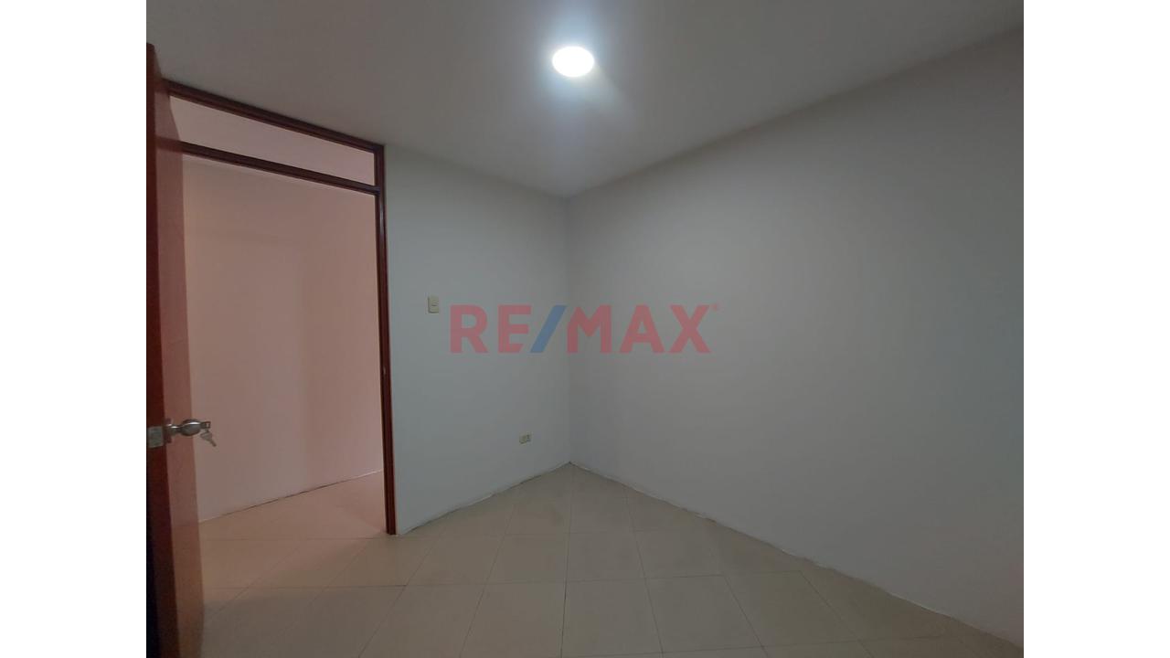 Se Alquila Amplio Departamento En Urb Benjamin Doig - Santa Anita — foto 13