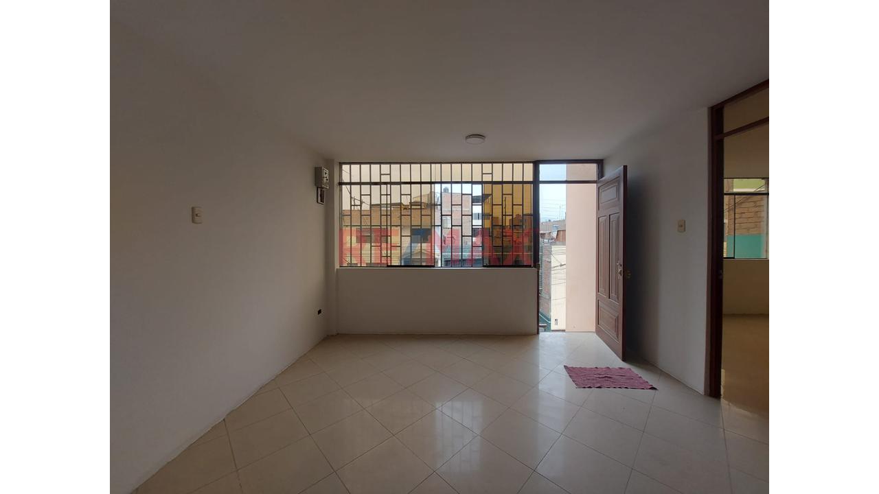 Se Alquila Amplio Departamento En Urb Benjamin Doig - Santa Anita — foto 4