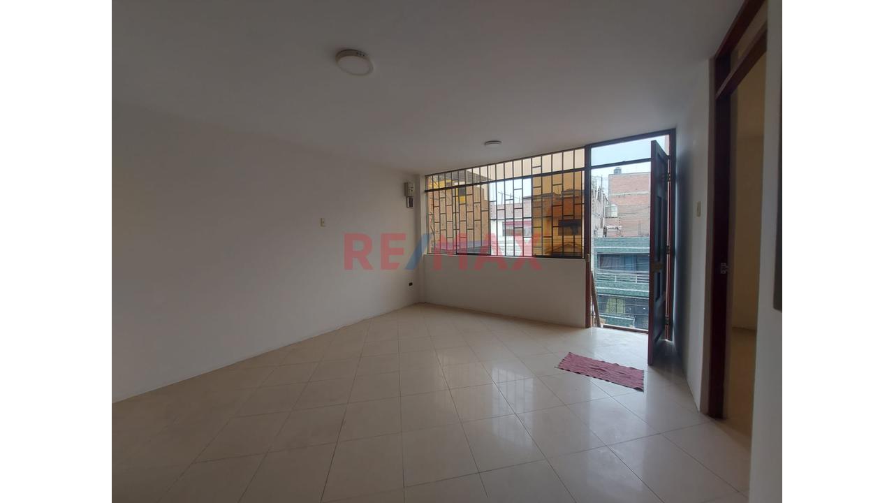 Se Alquila Amplio Departamento En Urb Benjamin Doig - Santa Anita — foto 3