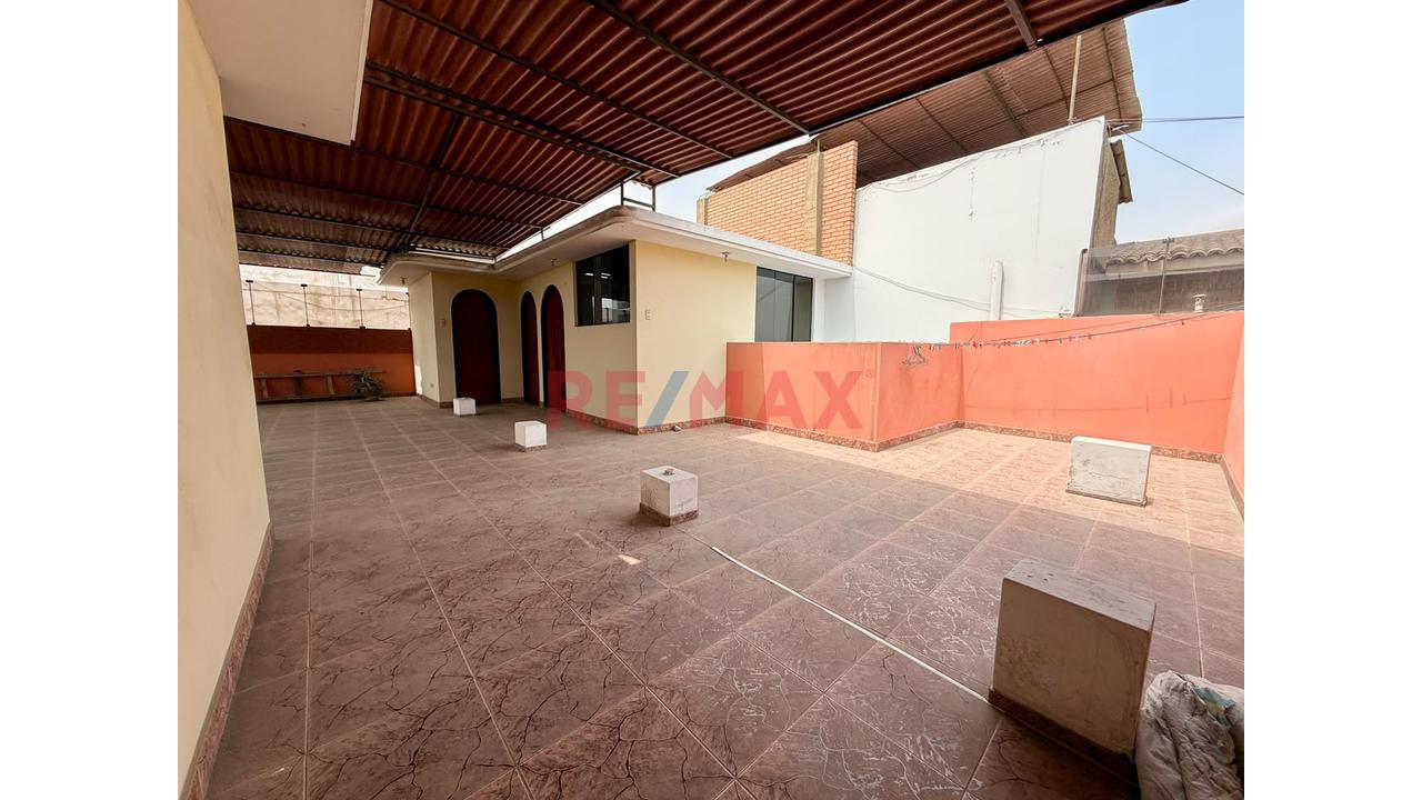 ¡En Venta! Hermosa Casa De 2 Pisos Con Doble Frente – Urb. La Capilla, La Molina - 20
