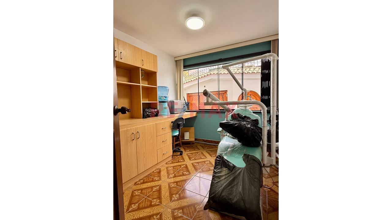 ¡En Venta! Hermosa Casa De 2 Pisos Con Doble Frente – Urb. La Capilla, La Molina - 11