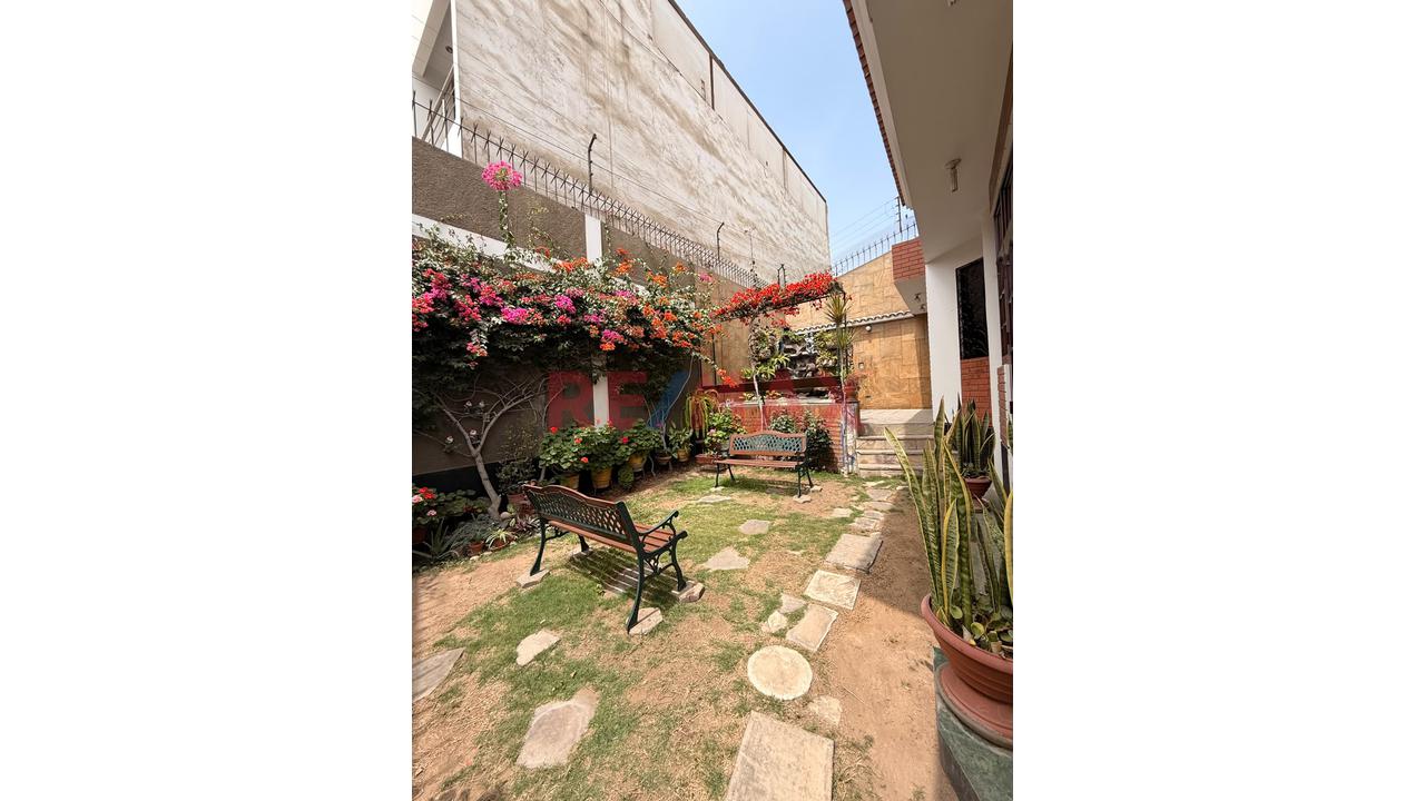 ¡En Venta! Hermosa Casa De 2 Pisos Con Doble Frente – Urb. La Capilla, La Molina - 8