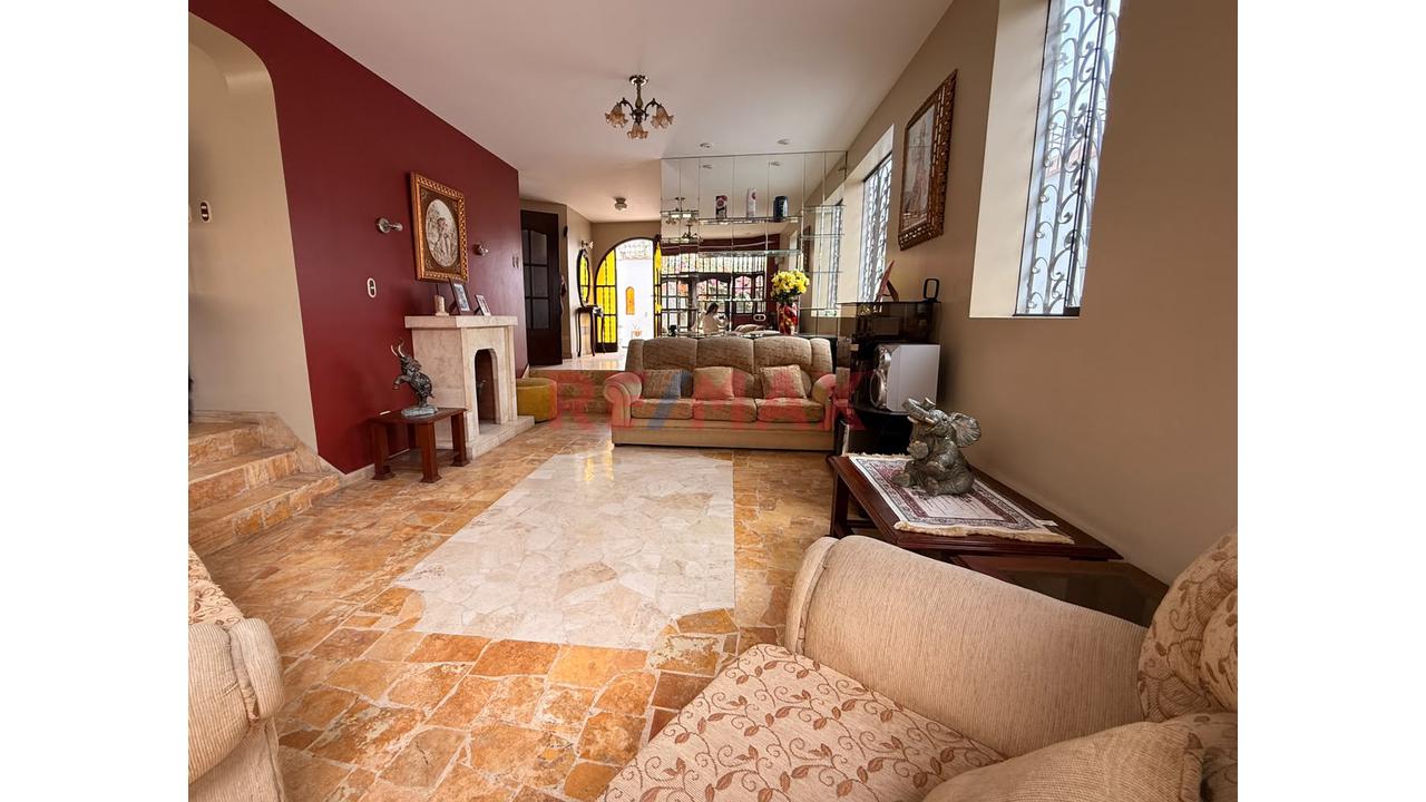 ¡En Venta! Hermosa Casa De 2 Pisos Con Doble Frente – Urb. La Capilla, La Molina - 4