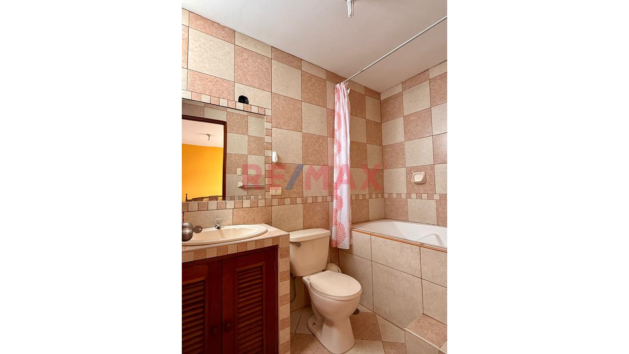 ¡En Venta! Hermosa Casa De 2 Pisos Con Doble Frente – Urb. La Capilla, La Molina - 16